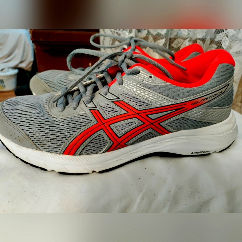 Asics Women’s Gel-Contend 6 Running Shoes Gray, Size 8.5 M  Pre-owned.
